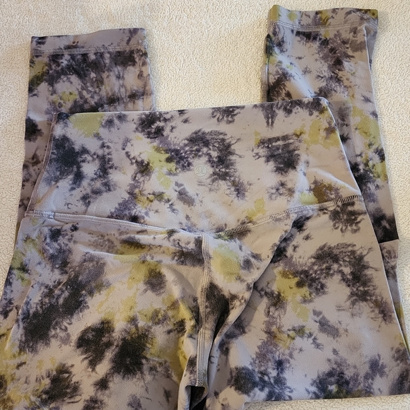 Lululemon Size 6 Used, But In Excellent Condition. - Picture 4 of 5